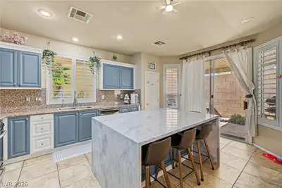 8061 Retriever Avenue, Las Vegas, NV 89147 Kitchen