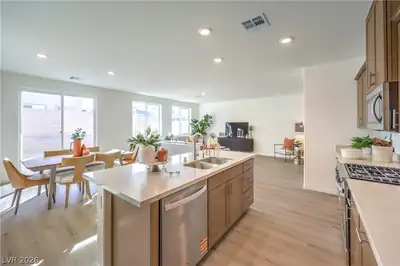 568 Ivory Peacock Ct, Henderson, NV 89011 Kitchen