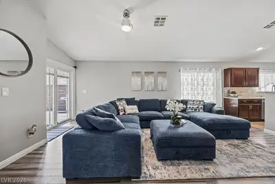2294 Dakota Sky Court, Henderson, NV 89052 Living Room