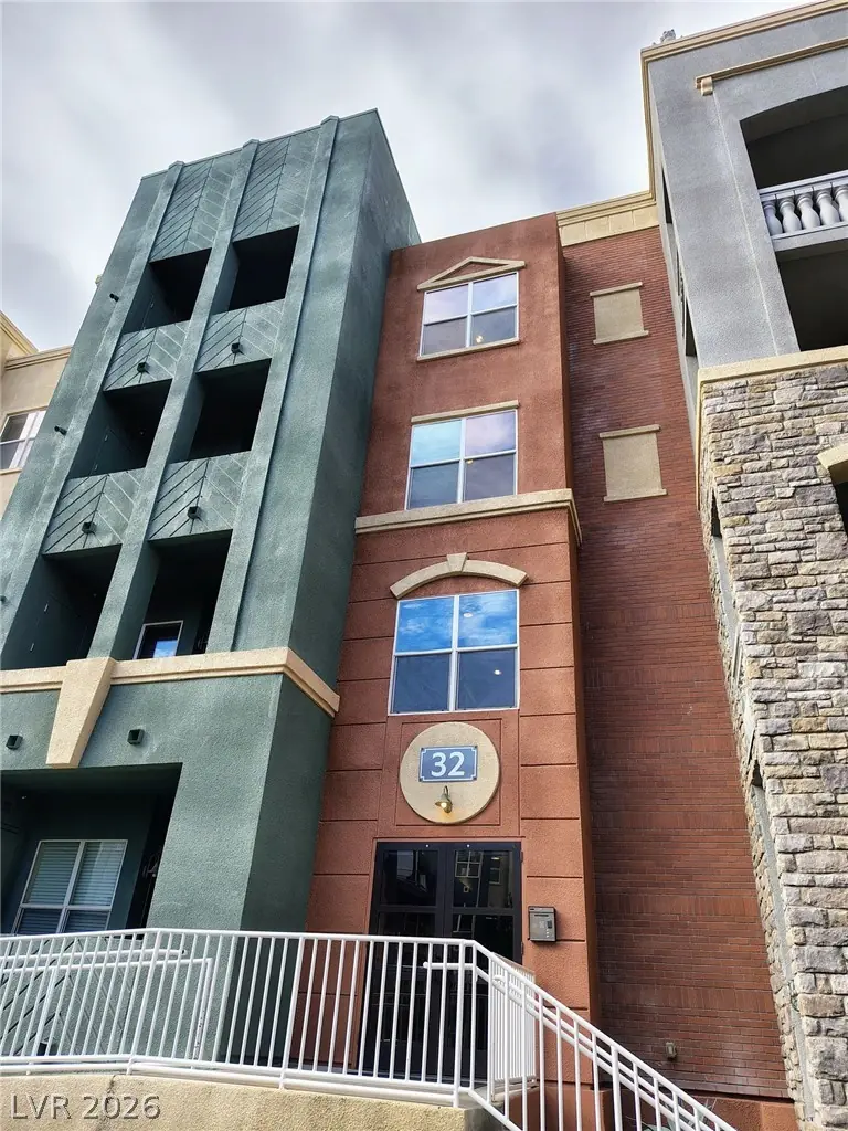 32 East Serene Avenue 104, Las Vegas, NV 89123