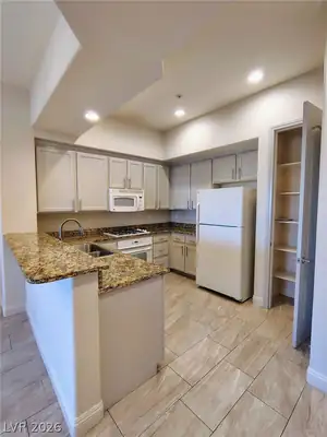 32 East Serene Avenue 104, Las Vegas, NV 89123 Kitchen
