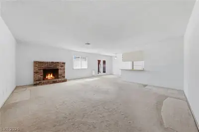 5095 Brownwood Avenue, Las Vegas, NV 89122 Living Room