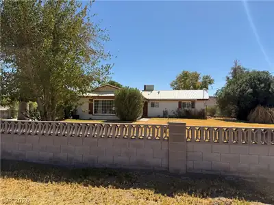 1635 Anasazi Avenue, Logandale