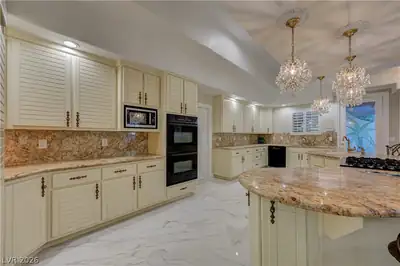 6080 Crystal Brook Court, Las Vegas, NV 89149 Kitchen