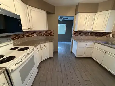 3151 Soaring Gulls Drive 1132, Las Vegas, NV 89128 Kitchen