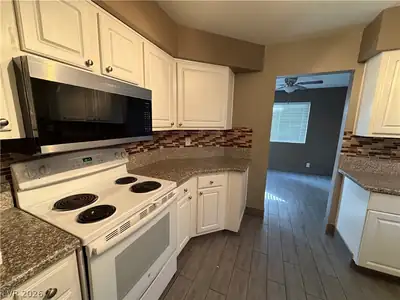 3151 Soaring Gulls Drive 1132, Las Vegas, NV 89128 Kitchen