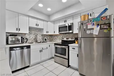 1341 Pinto Rock Lane 202, Las Vegas, NV 89128 Kitchen