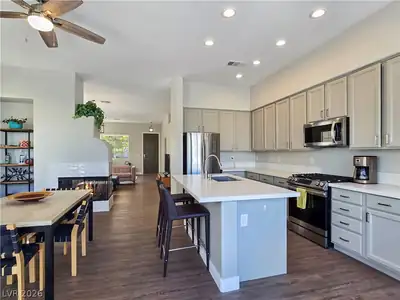 10104 Pinnacle View Place, Las Vegas, NV 89134 Kitchen