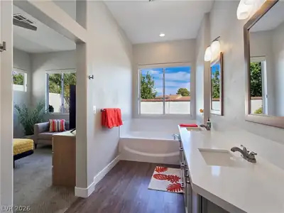 10104 Pinnacle View Place, Las Vegas, NV 89134 Primary Bathroom