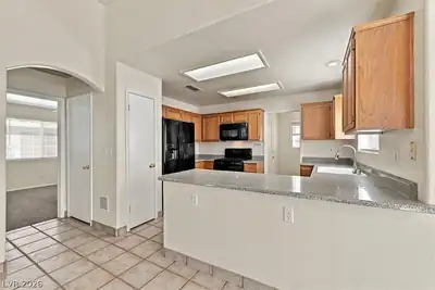 8104 Pursuit Court, Las Vegas, NV 89131 Kitchen
