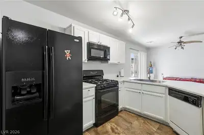 9950 Swimming Hole Street, Las Vegas, NV 89183 Kitchen