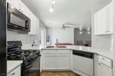 9950 Swimming Hole Street, Las Vegas, NV 89183 Kitchen