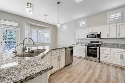 10317 Eagle Vale Avenue, Las Vegas, NV 89134 Kitchen