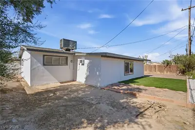 2000 Constantine Avenue, Las Vegas, NV 89101 Yard