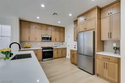 197 Sicily Hills Court, Henderson, NV 89012 Kitchen