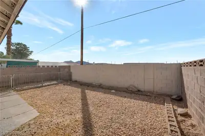 4427 Faberge Avenue, Las Vegas, NV 89115 Yard