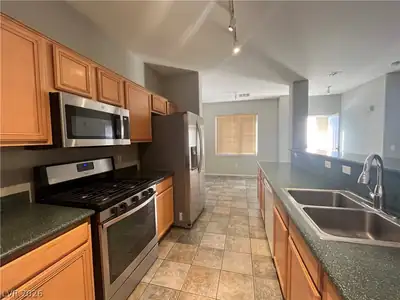 804 Peachy Canyon Circle 204, Las Vegas, NV 89144 Kitchen