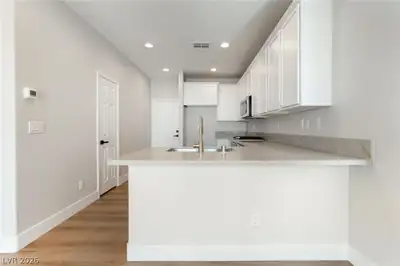 8252 Nebula Cloud Avenue, Las Vegas, NV 89131 Kitchen