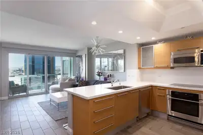 222 Karen Avenue 3104, Las Vegas, NV 89109 Kitchen