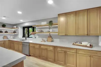 1244 Park Circle, Las Vegas, NV 89102 Kitchen