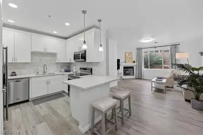 2900 Sunridge Heights Parkway 1022, Henderson, NV 89052 Kitchen