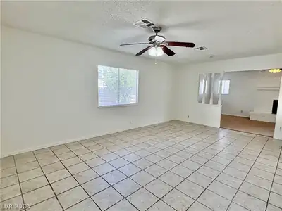 1625 Crest Haven Avenue, Las Vegas, NV 89108 Living Room