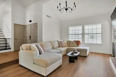 314 Encima Court, Henderson, NV 89014 Living Room