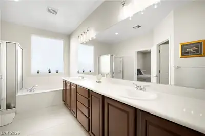 2432 Anderson Park Drive, Henderson, NV 89044 Primary Bathroom