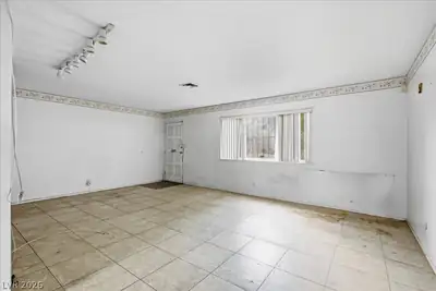 179 Greenbriar Townhouse Way, Las Vegas, NV 89121 