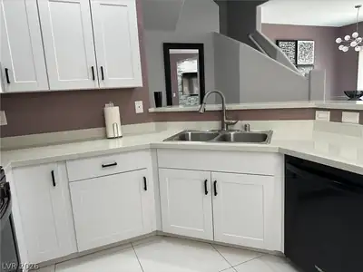 6089 Mustang Breeze Trail 102, Henderson, NV 89011 Kitchen