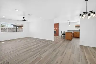 4284 Annie Oakley Drive, Las Vegas, NV 89121 Living Room