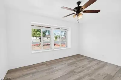 4284 Annie Oakley Drive, Las Vegas, NV 89121 Bedroom