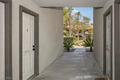 2606 South Durango Drive 128, Las Vegas, NV 89117 Entry