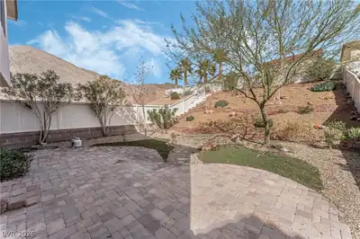 10748 CHICKASAW BEND Court, Las Vegas, NV 89129 Yard