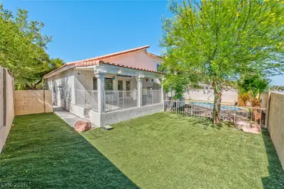7321 Bush Garden Avenue, Las Vegas, NV 89129 Yard