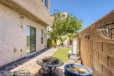 6676 Colorado Spruce Street, Las Vegas, NV 89149 Yard