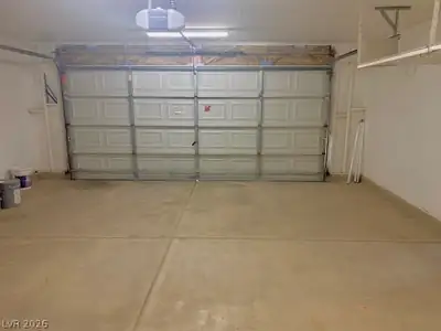 4810 Lone Vista Way, North Las Vegas, NV 89031 Garage