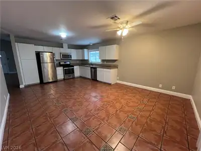600 Sportsman Drive, Las Vegas, NV 89107 Kitchen