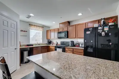 1029 Spotted Saddle Street, Henderson, NV 89015 Kitchen