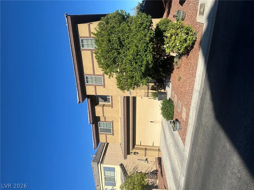 7950 Blue Lake Peak Street, Las Vegas, NV 89166
