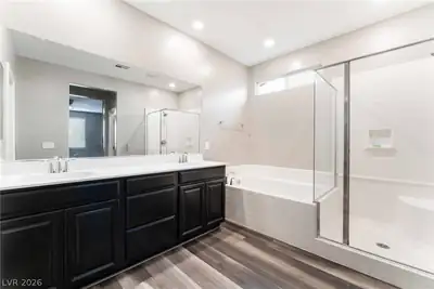1430 Dire Wolf Avenue, North Las Vegas, NV 89084 Primary Bathroom