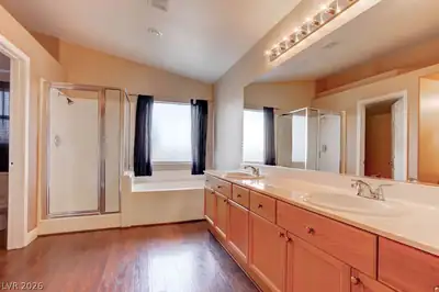 9304 Perennial Avenue, Las Vegas, NV 89148 Primary Bathroom