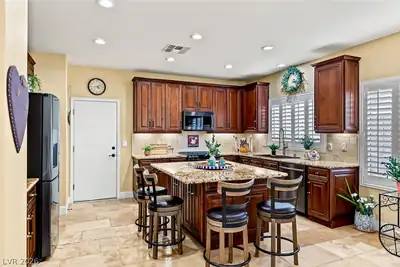 1646 Sebring Hills Drive, Henderson, NV 89052 Kitchen