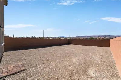 4635 CHESTNUT BARK CT, Las Vegas, NV 89147 Yard