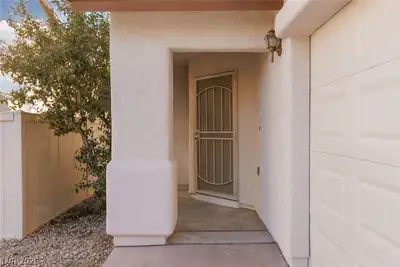 7880 Millbrookshire Way, Las Vegas, NV 89139 Entry
