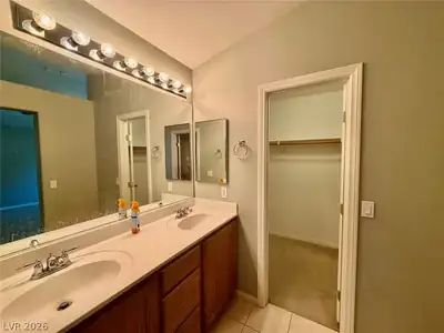 5310 Floating Flower Avenue, Las Vegas, NV 89139 Primary Bathroom