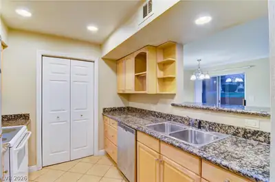 1150 North Buffalo Drive 1050, Las Vegas, NV 89128 Kitchen