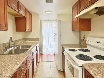 5447 Retablo Avenue 3, Las Vegas, NV 89103 Kitchen