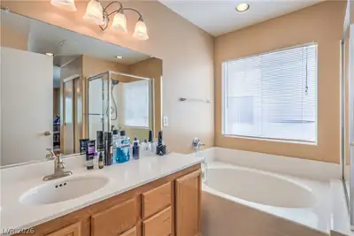 2710 Port Lewis Avenue, Henderson, NV 89052 Primary Bathroom