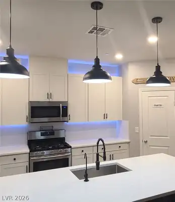 2881 Rolling Brook Place, Henderson, NV 89044 Kitchen